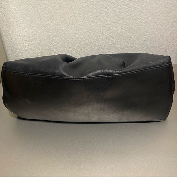 NWOT Reformation Vittoria Leather clutch in Black & Silver Hardware - Picture 8 of 16